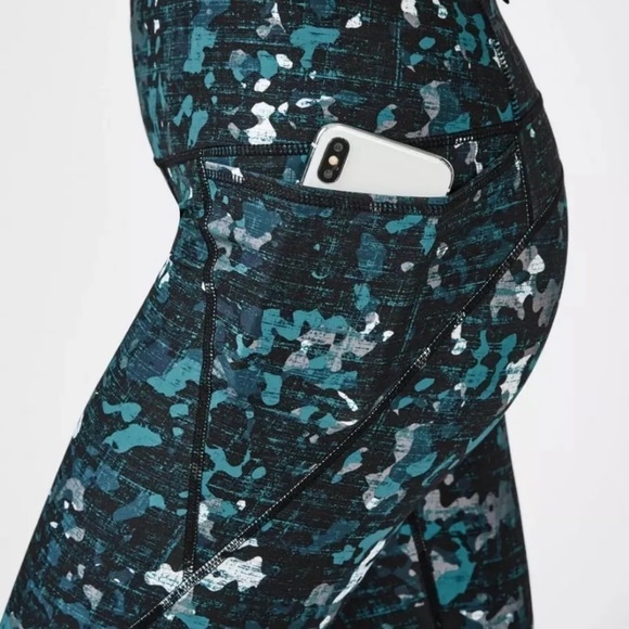 Sweaty Betty Power Workout Legging - Small - Deep Lake Camo Print - Picture 2 of 9